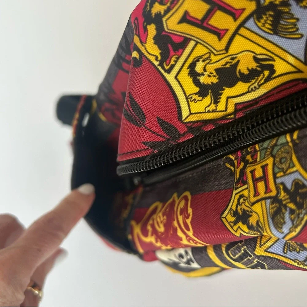 Harry Potter Hogwarts Gryffindor Bookbag 17” Red School Bag Wizarding World